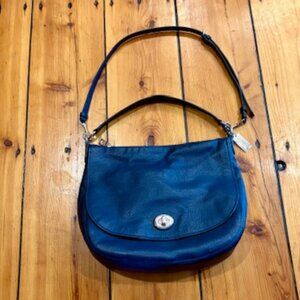 Coach Leather Turnlock Hobo Bag in Dark Blue, Good Condition